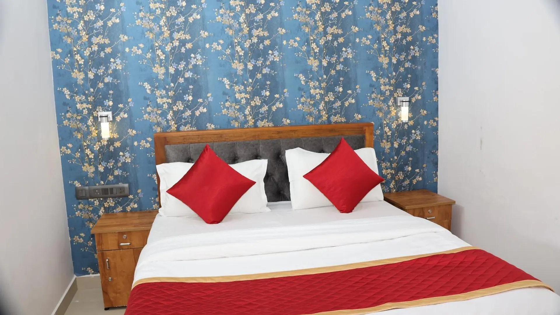 Strawberry Hills Resort Munnar Indie