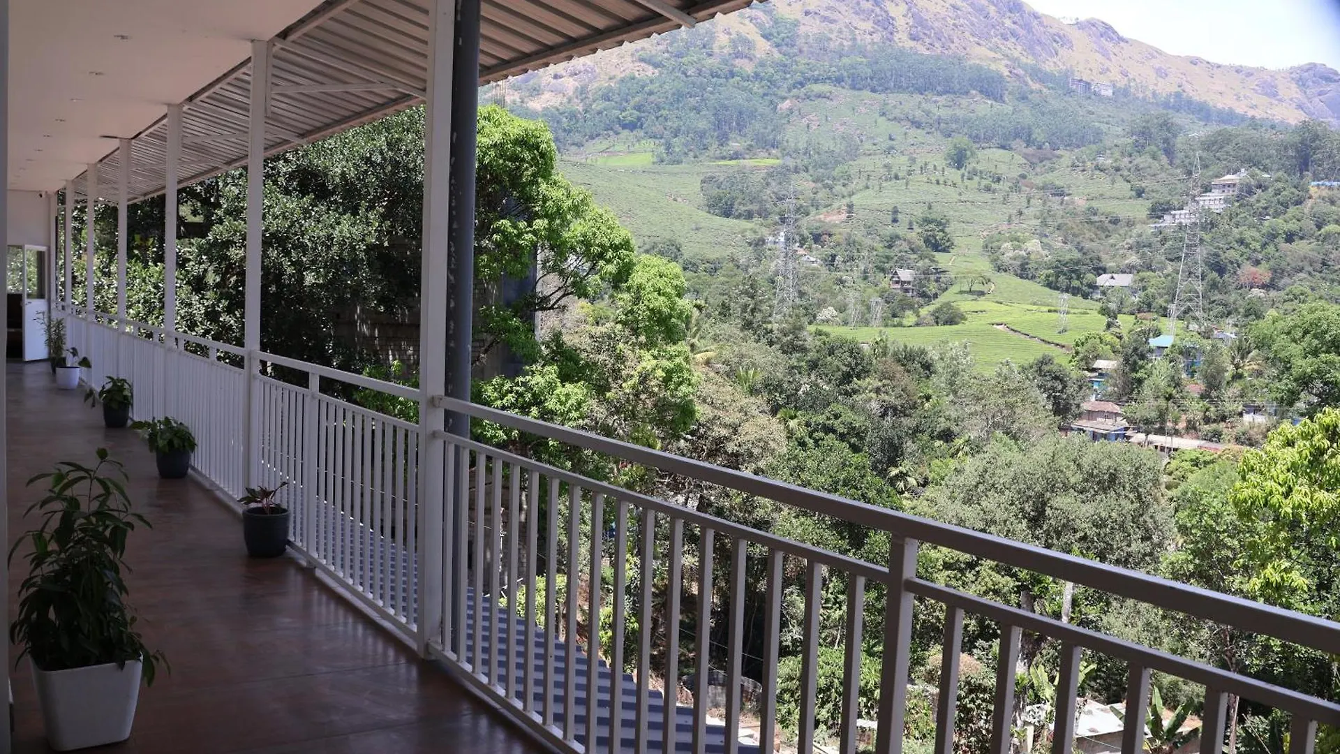 Strawberry Hills Resort Munnar