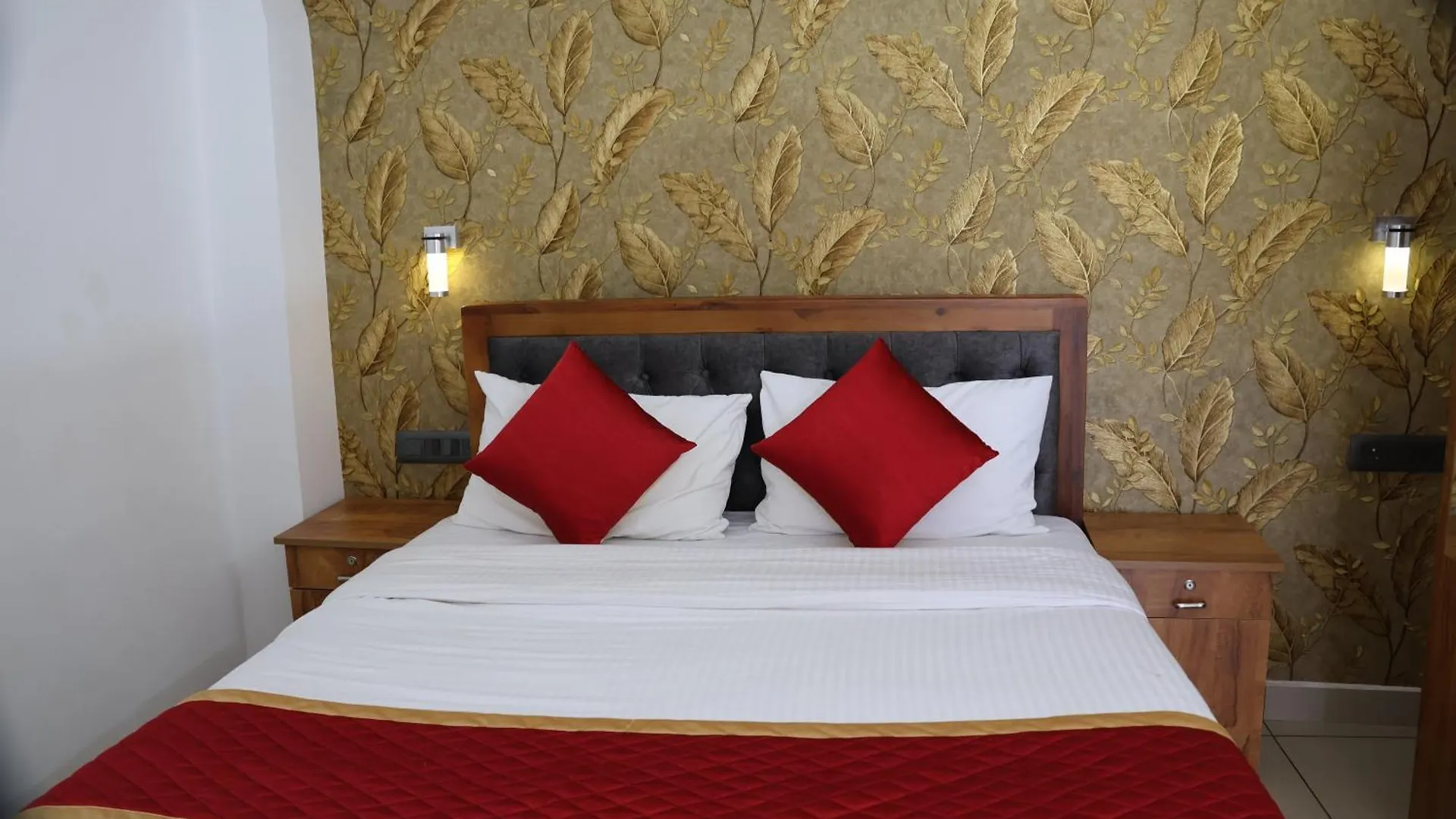 Strawberry Hills Resort Munnar