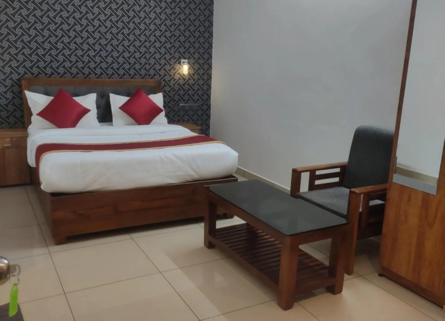 Strawberry Hills Resort Munnar